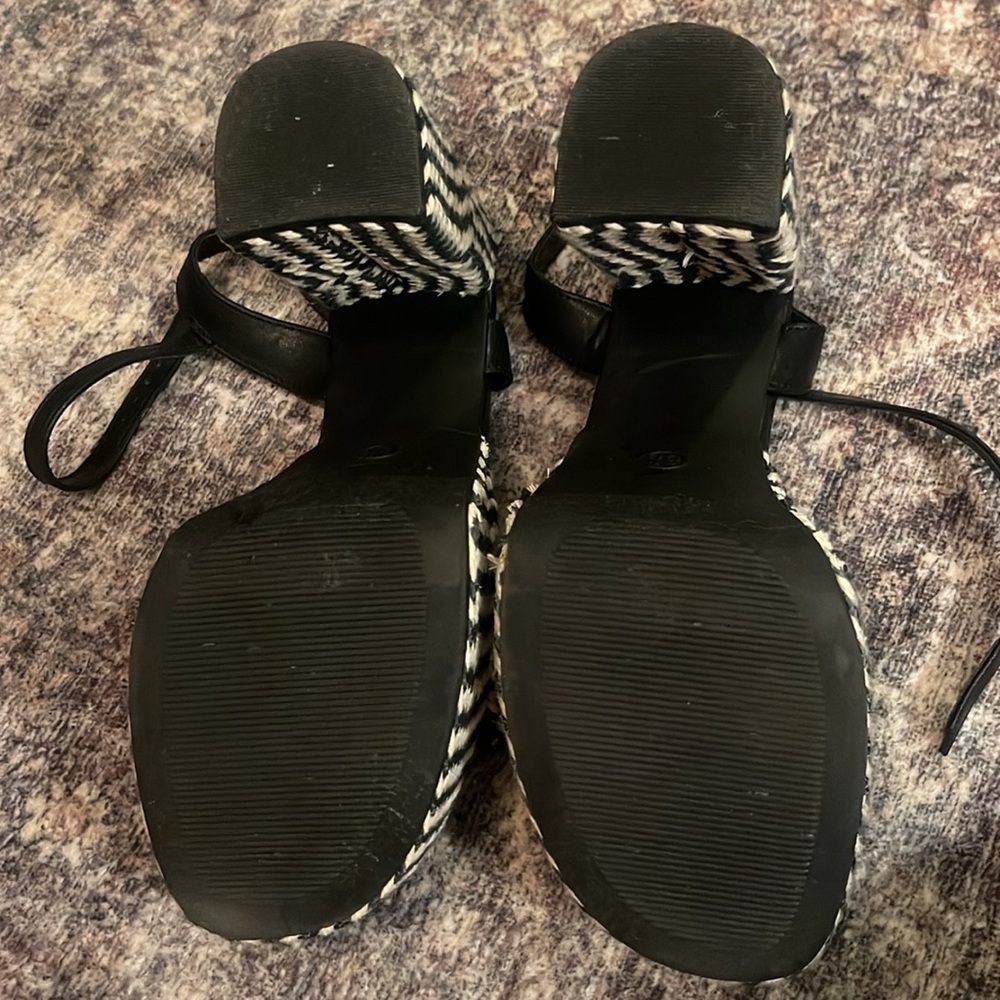 Sandal - Picture 5 of 5